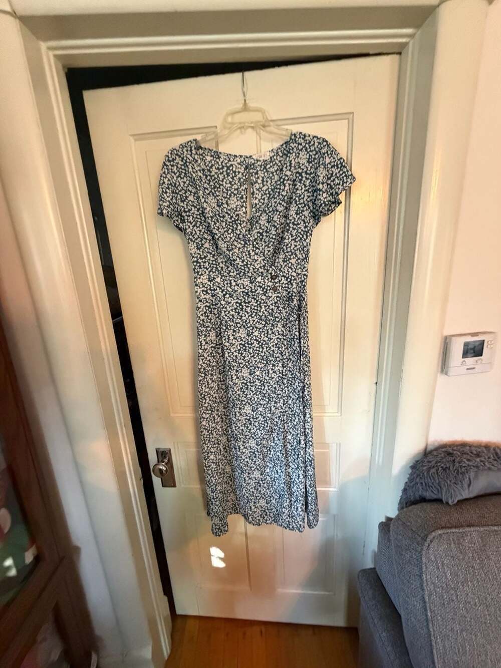 Sienna Sky Midi Dress Size M Green White Floral Flutter Sleeve